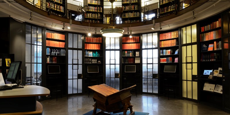 Installation view Banca Rotta SSE Library